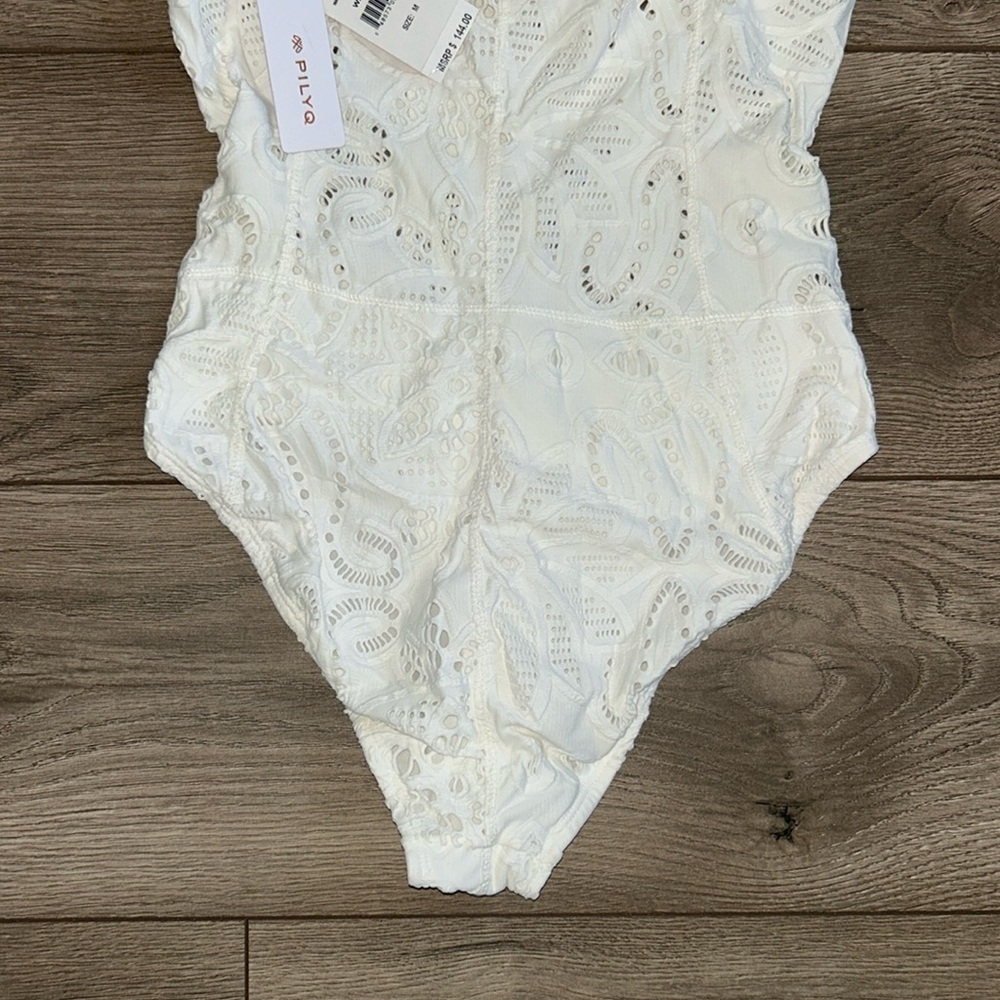 NWT Pilyq White Lace One Piece with Adjustable Straps Size Medium - Picture 7 of 9